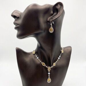 Vintage AVON Jewelry Set Earrings Necklace Tear Drop Dangle Style BOHO Gold Tone